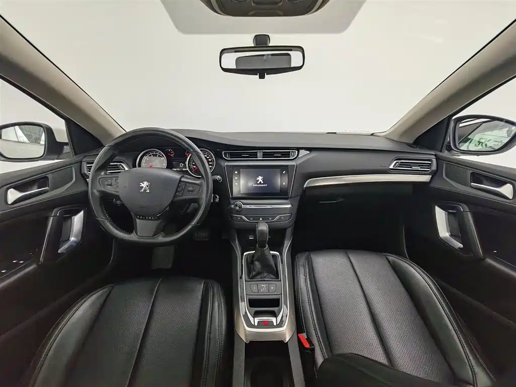 Peugeot 408 2016 1.6T Automatic Luxury Edition фото 5