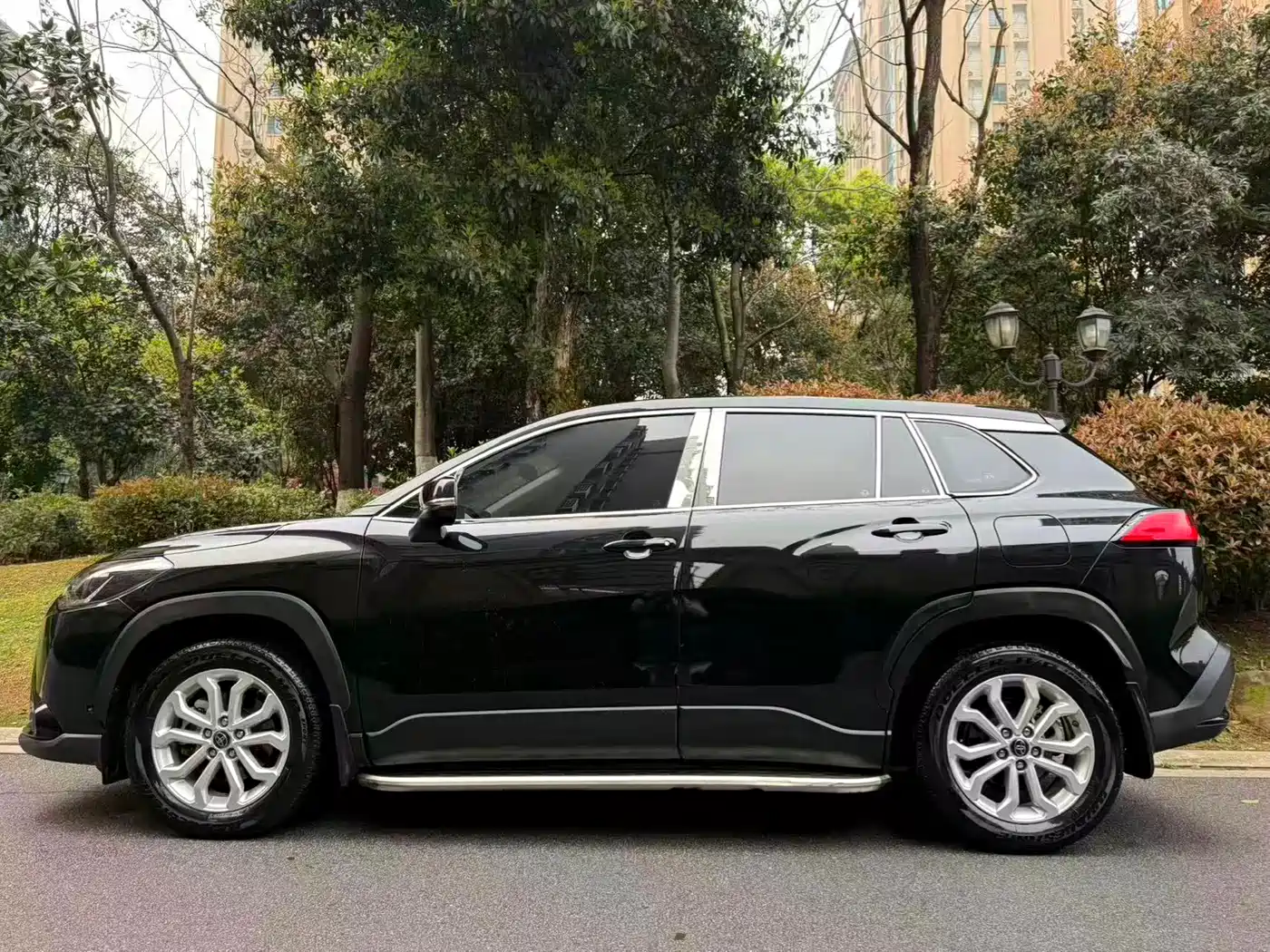 Toyota Frontlander 2023 2.0L CVT Elite Edition фото 5