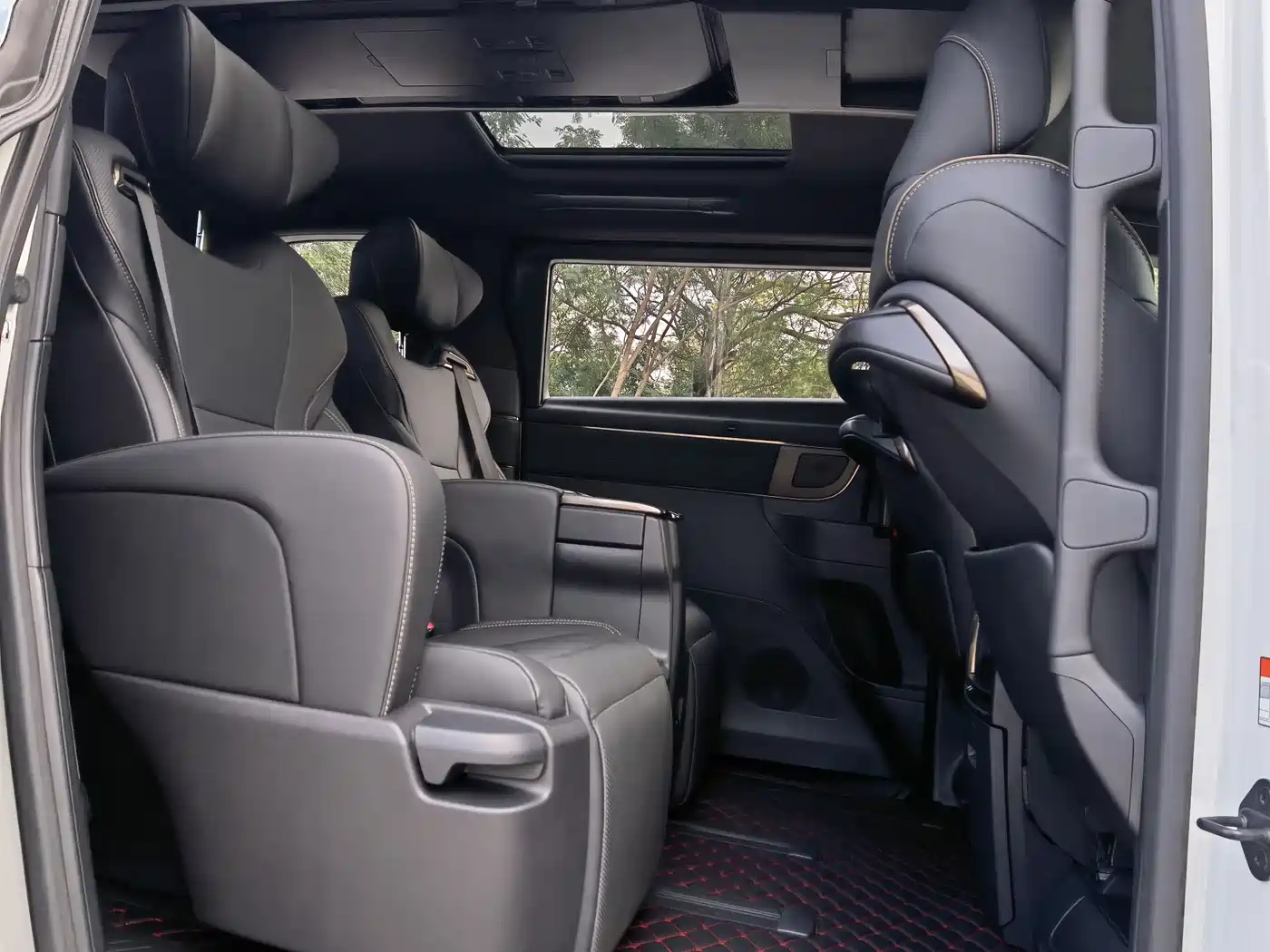 Toyota Alphard 2025 Hybrid 2.5L Prestige Gold Edition фото 7