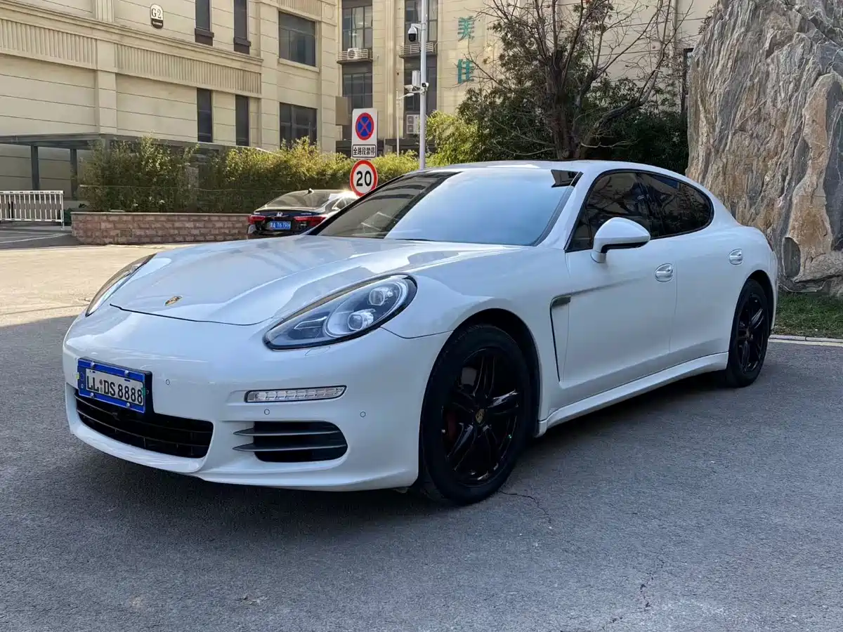 Porsche Panamera 2014 Panamera 4 3.0T фото 3