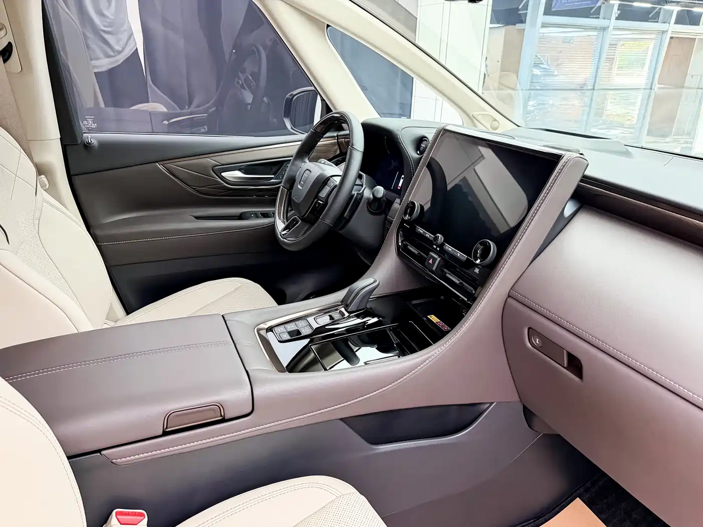 Toyota Vellfire 2026 2024 Crown Hybrid 2.5L Executive Premium Edition