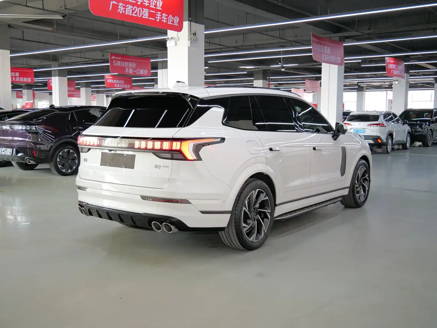 Lynk & Co 09 EM-P 2021 2.0T PHEV Halo 6-seater фото 7