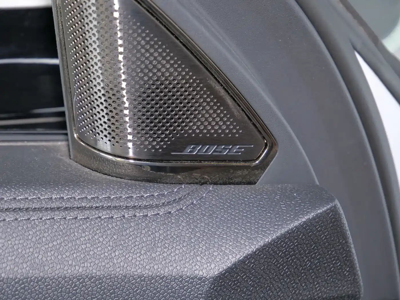 Lynk & Co 09 EM-P 2021 2.0T PHEV Halo 6-seater фото 12