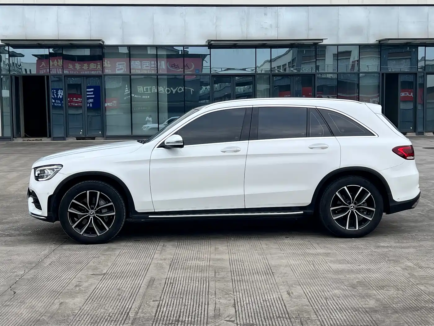 Mercedes-Benz GLC 2021 GLC 260 L 4MATIC Luxury фото 3