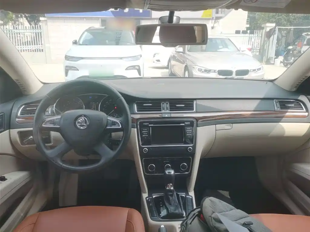 Škoda Superb 2013 1.8TSI Automatic Elite Edition фото 6