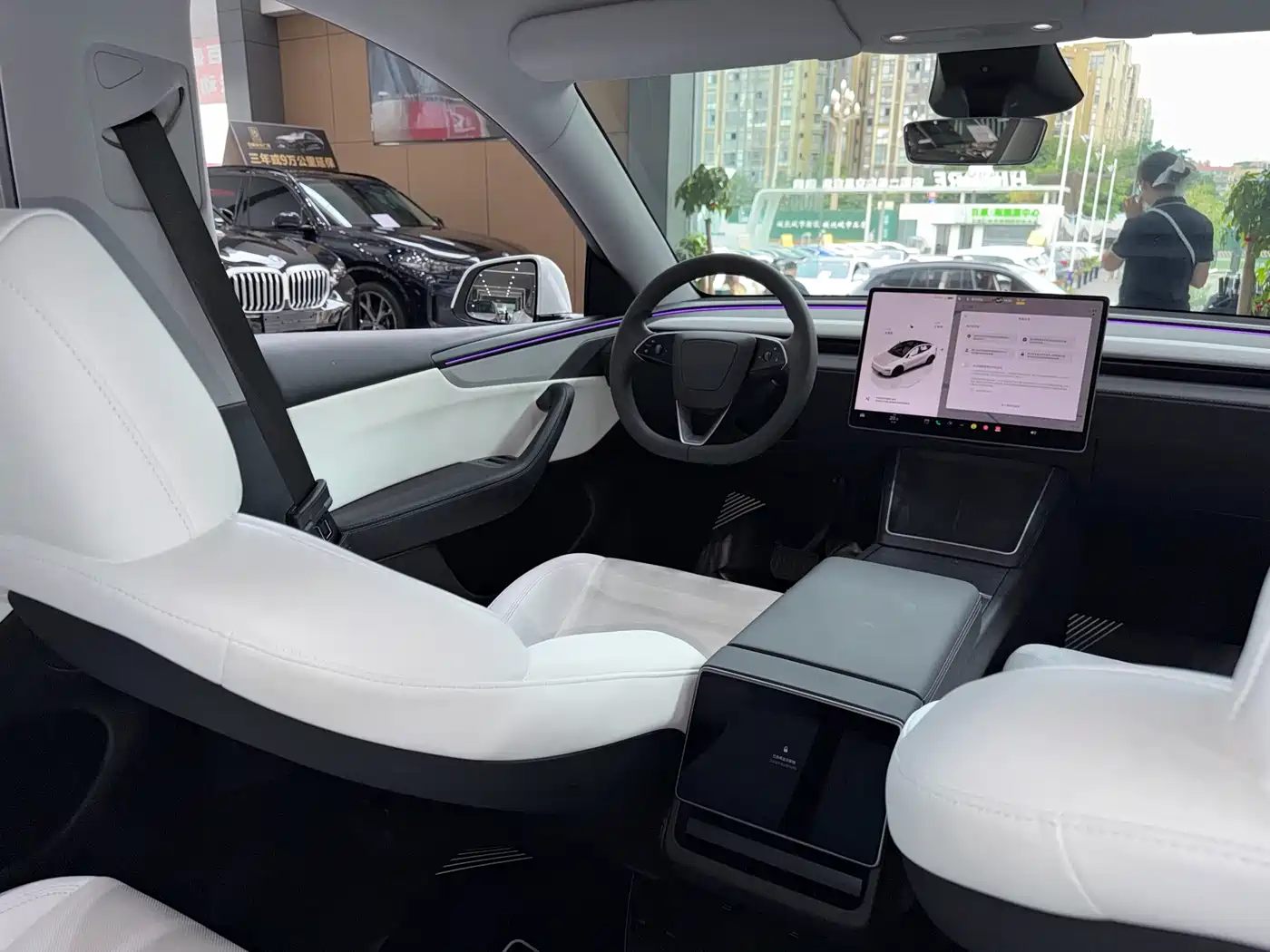 Tesla Model Y 2025 Long Range All-Wheel Drive фото 6