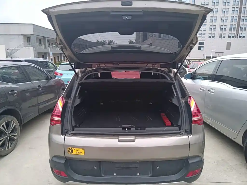 Peugeot 3008 2016 2015 2.0L Automatic Classic Edition