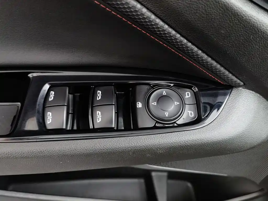 Chevrolet Volando 2023 2020 Mild Hybrid Redline 530T Automatic Premium Edition (5+2 seater)