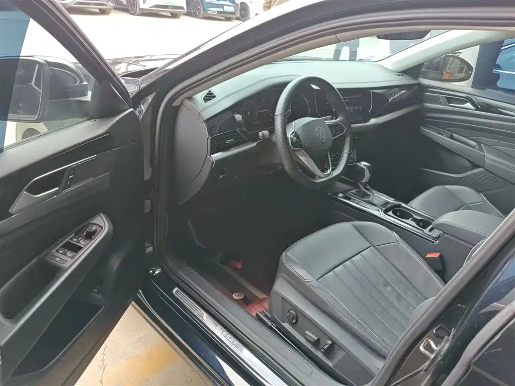 Volkswagen Passat 2023 Facelift 330TSI Elite Edition фото 16