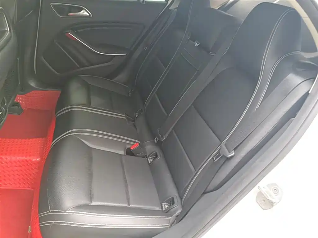Mercedes-Benz GLA 2016 GLA 220 4MATIC Luxury фото 17