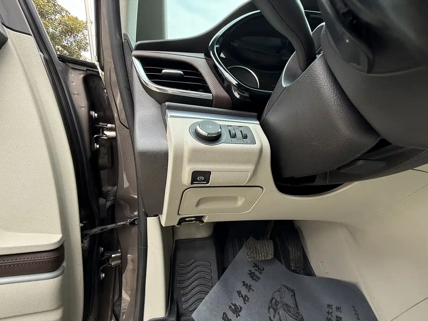 Buick GL8 2021 Land Business Class 652T Luxury фото 10