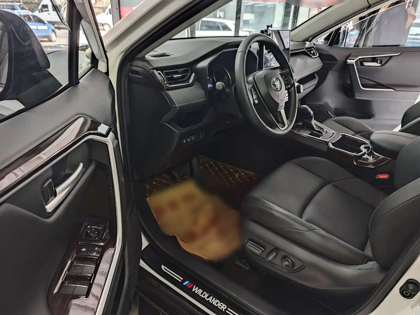 Toyota Wildlander 2022 2.0L CVT AWD Luxury Edition фото 7