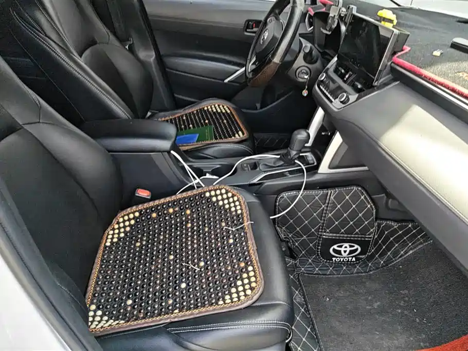 Toyota Frontlander 2023 2.0L CVT Elite Edition фото 8