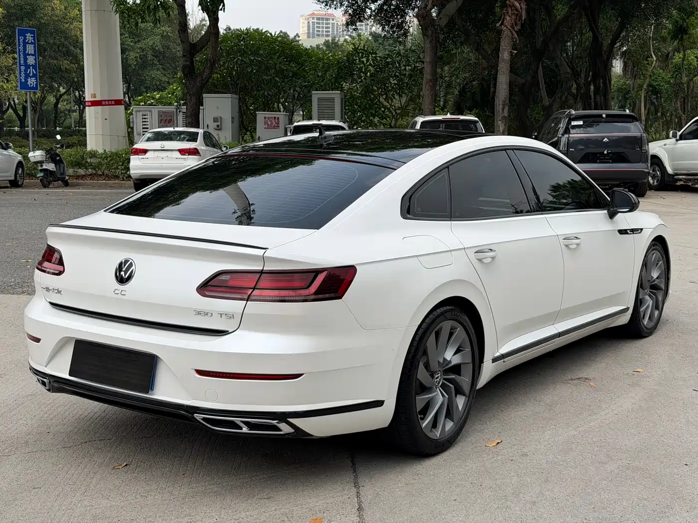 Volkswagen FAW-Volkswagen CC 2023 380TSI Eye-catching Edition фото 7