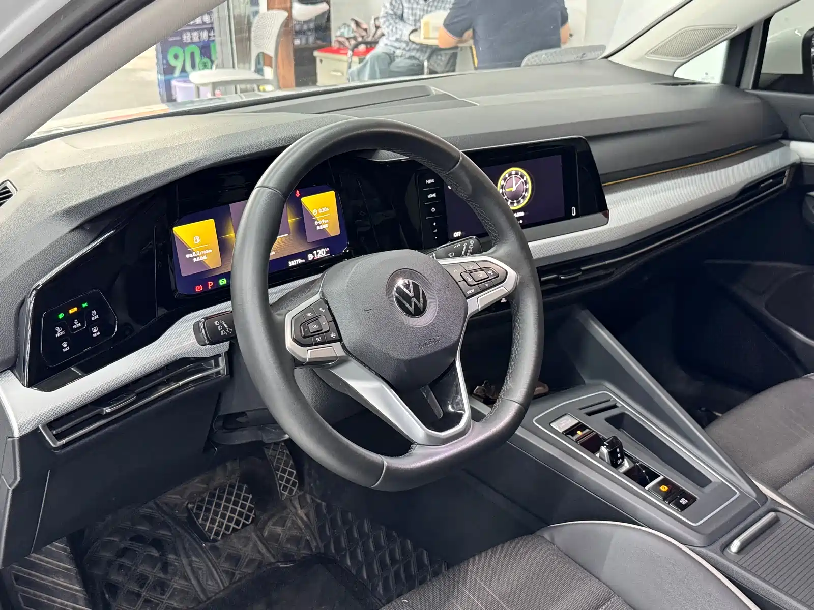 Фото 4 - Volkswagen Golf
