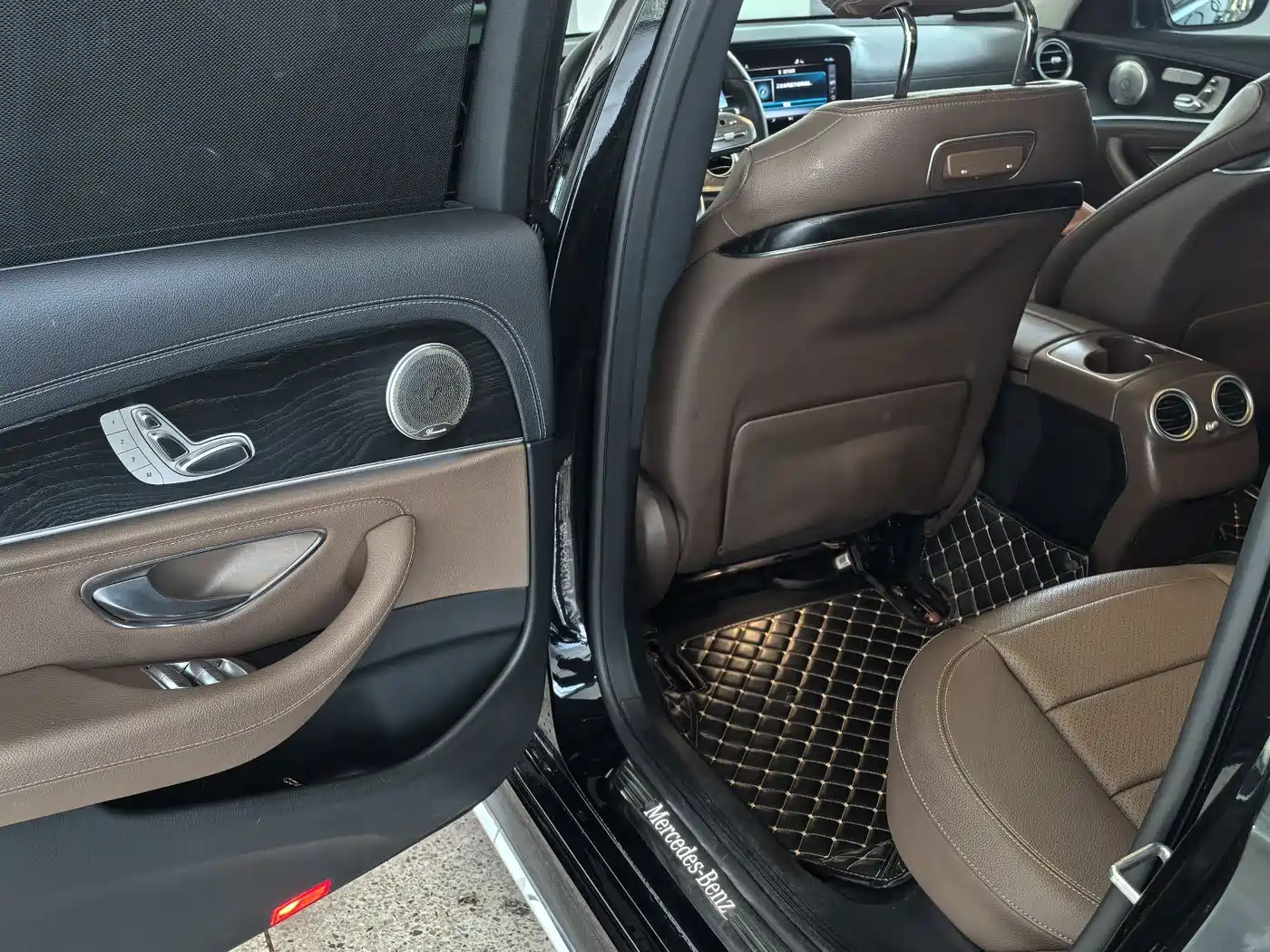 Mercedes-Benz E-Class 2019 E 300 L Sport Luxury фото 12