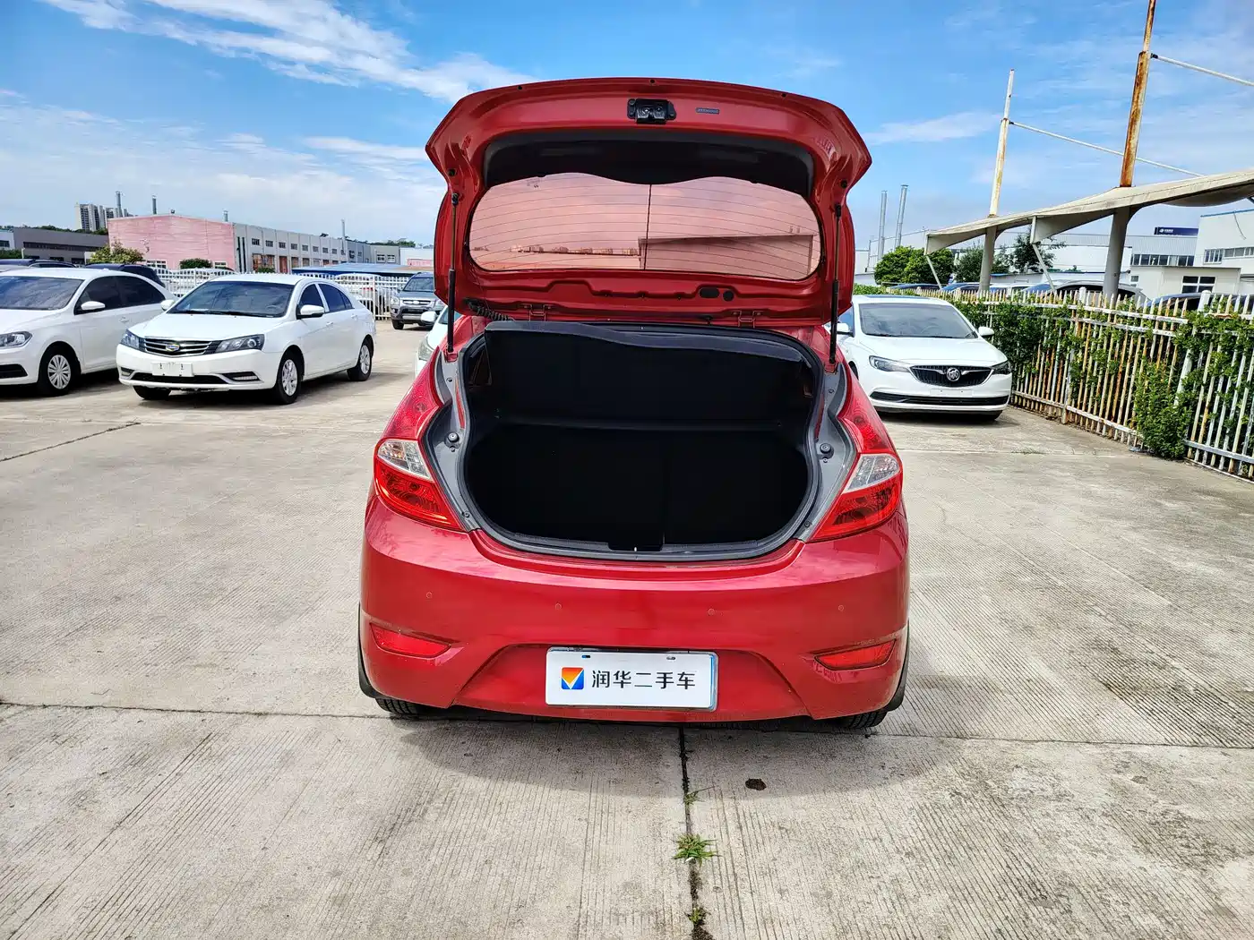 Hyundai Reina 2014 Model 1.4L Automatic GLX фото 14