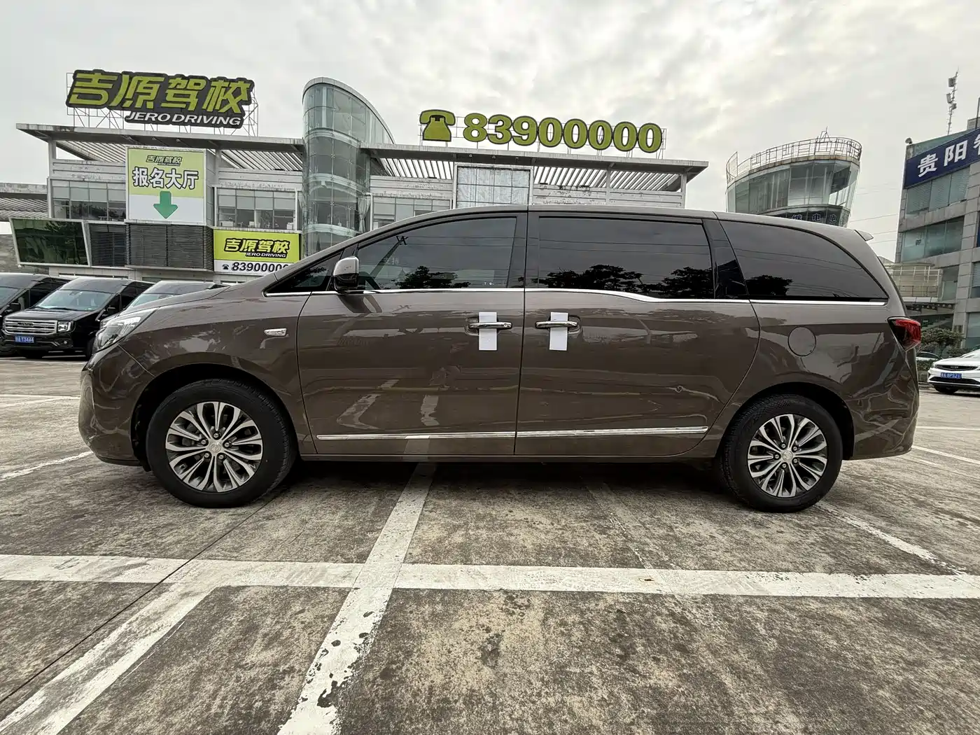 Buick GL8 2021 Land Business Class 652T Luxury фото 4