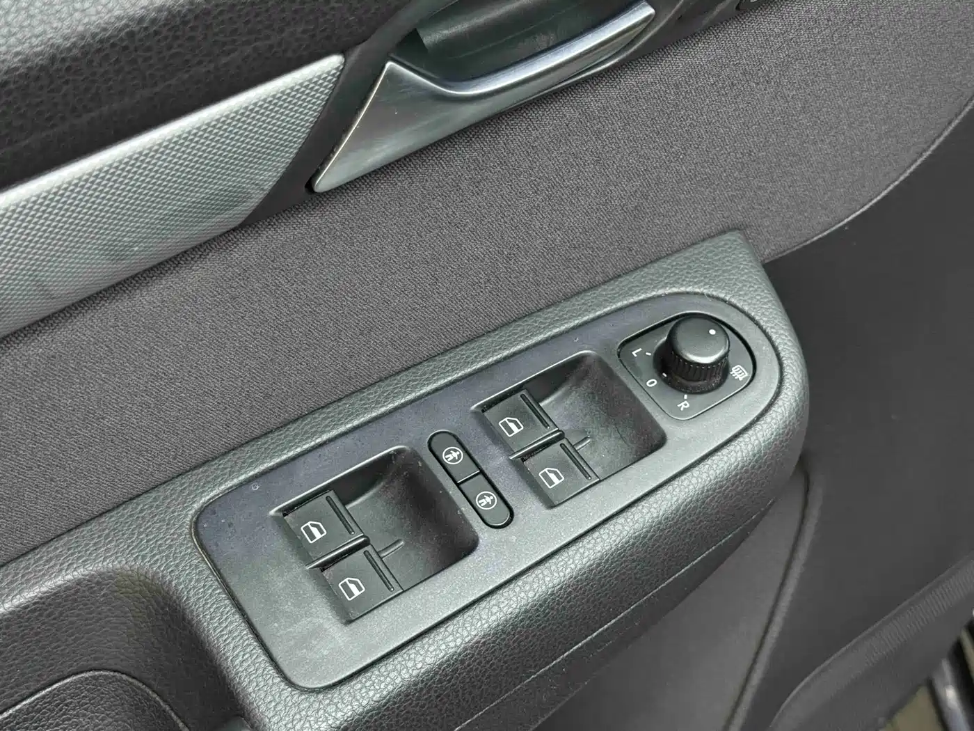 Volkswagen Sharan 2014 2.0TSI Standard фото 21