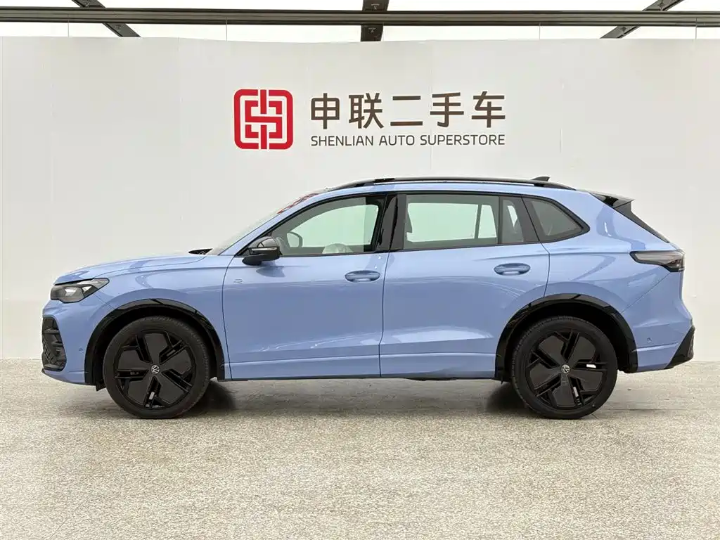Volkswagen Tiguan L 2024 PRO 380TSI 4WD R-Line Premium Edition фото 3