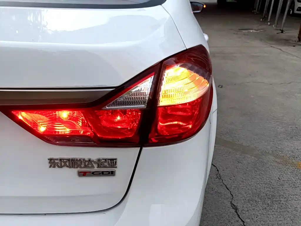 Photo 8 - Kia K3