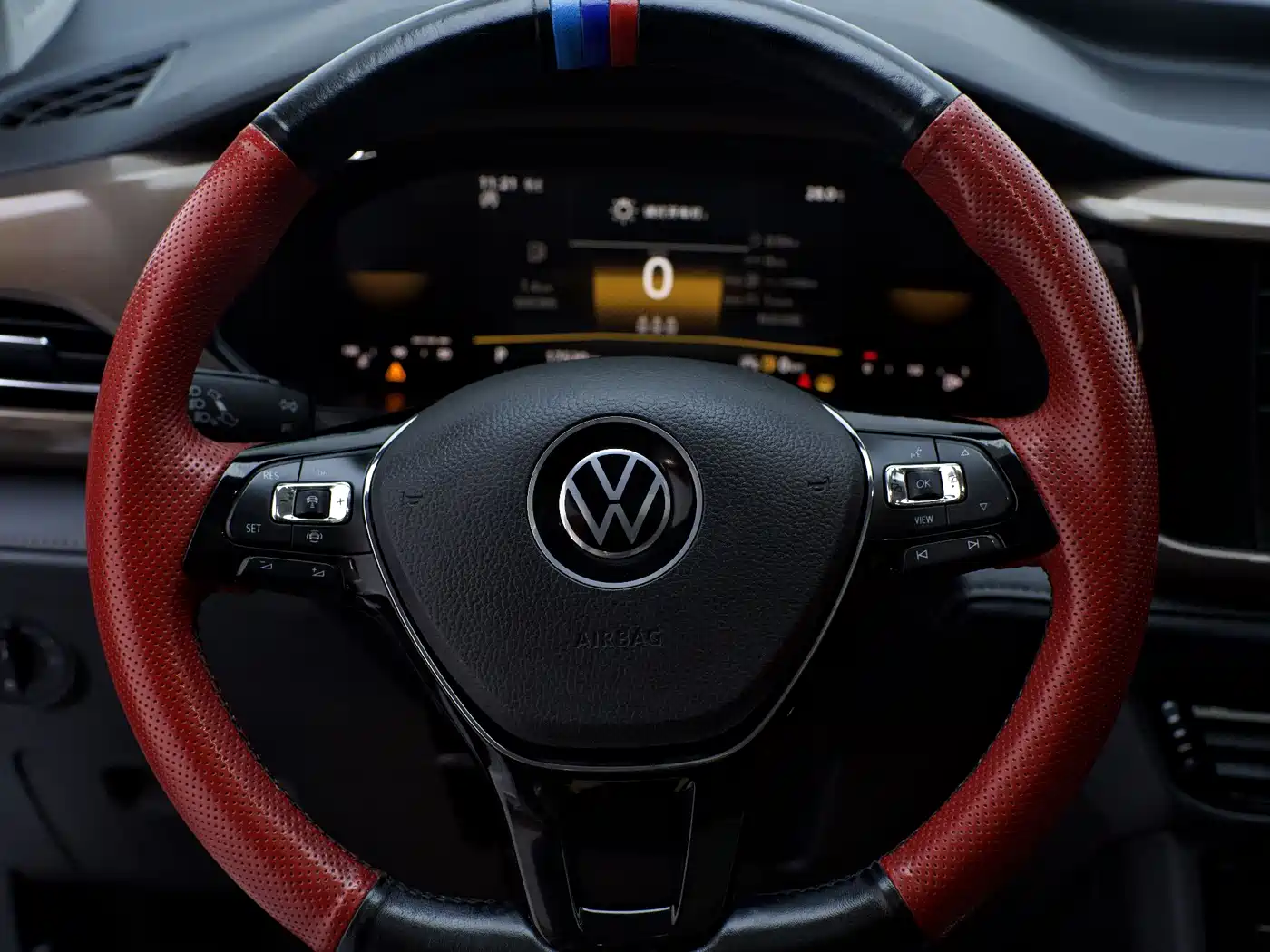 Volkswagen Tharu 2022 280TSI FWD Luxury Edition фото 14