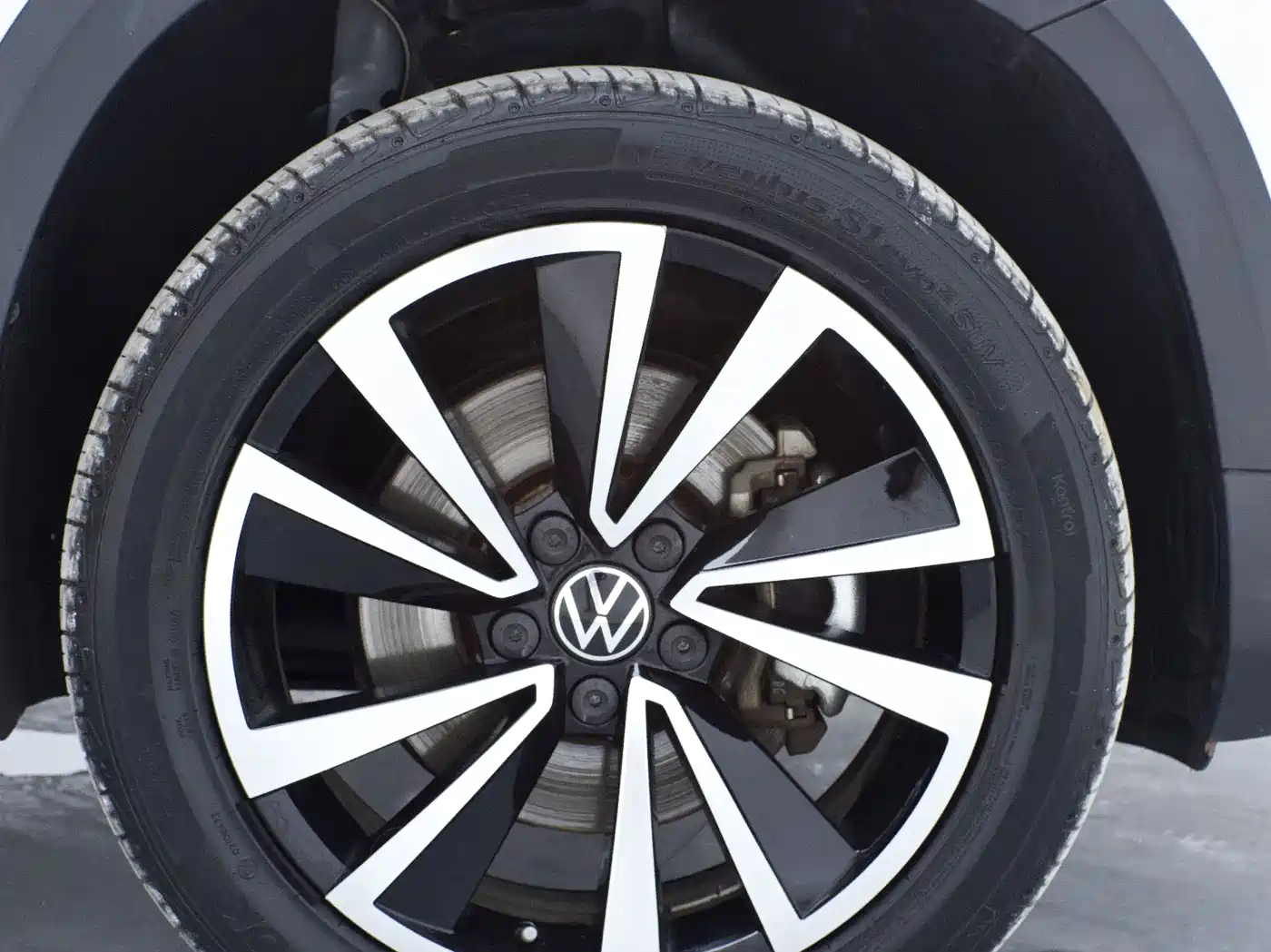 Volkswagen Tharu 2022 280TSI FWD Luxury Edition фото 28
