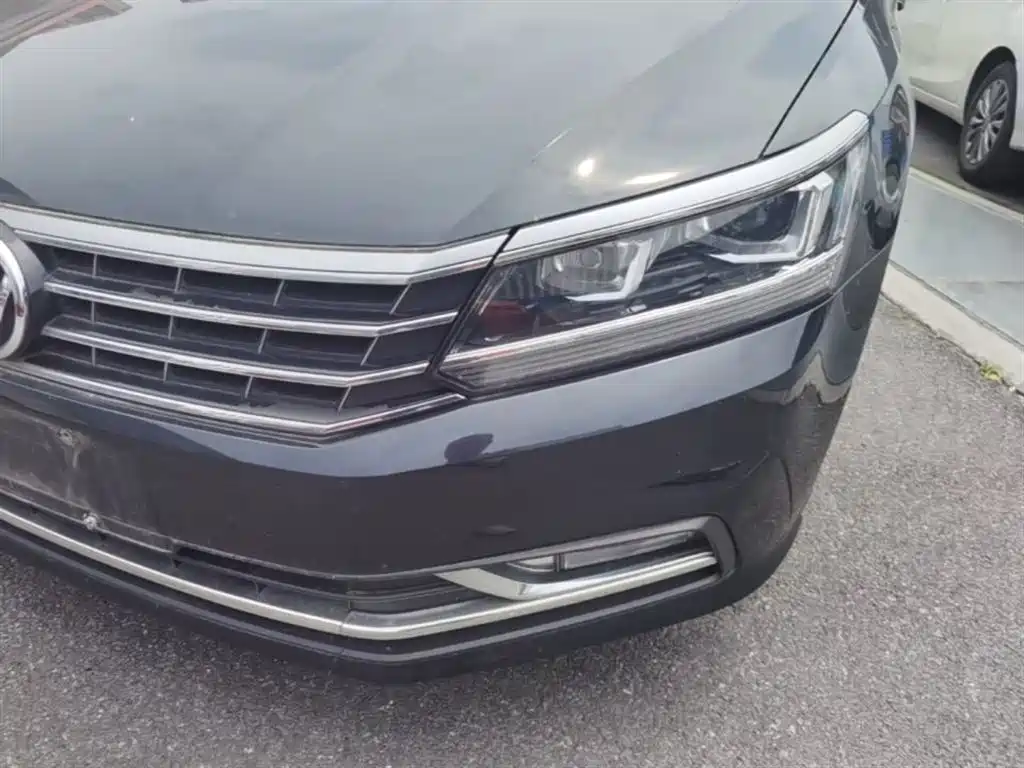 Volkswagen Passat 2015 1.8TSI DSG Elegance Edition фото 24