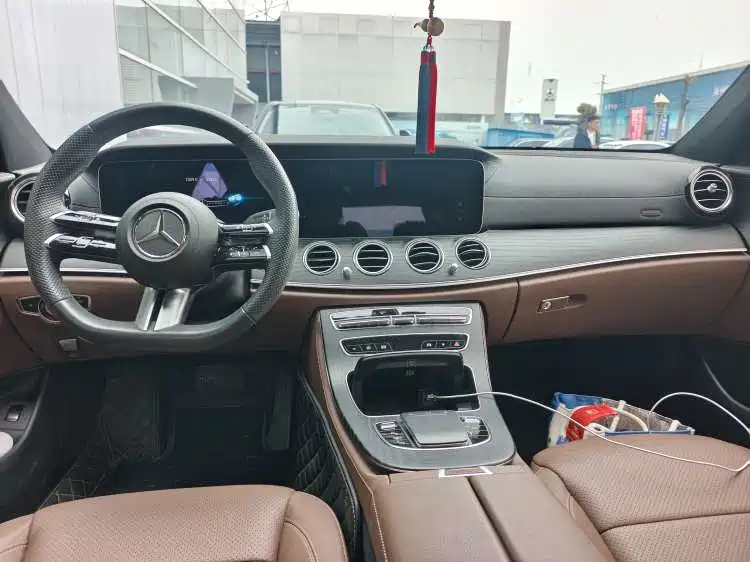 Mercedes-Benz E-Class 2023 E 300 L Sport Fashion фото 6