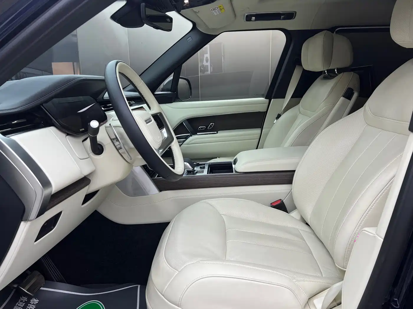 Land Rover Range Rover 2023 3.0 L6 400PS Exemplary Long Wheelbase фото 5