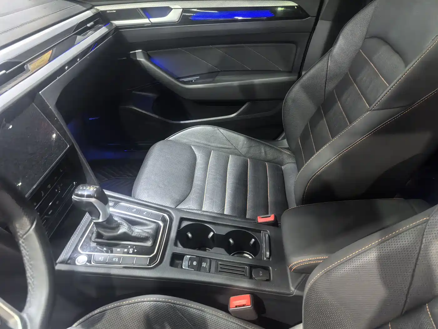 Volkswagen FAW-Volkswagen CC 2019 330TSI Charming Appearance (China V) фото 4