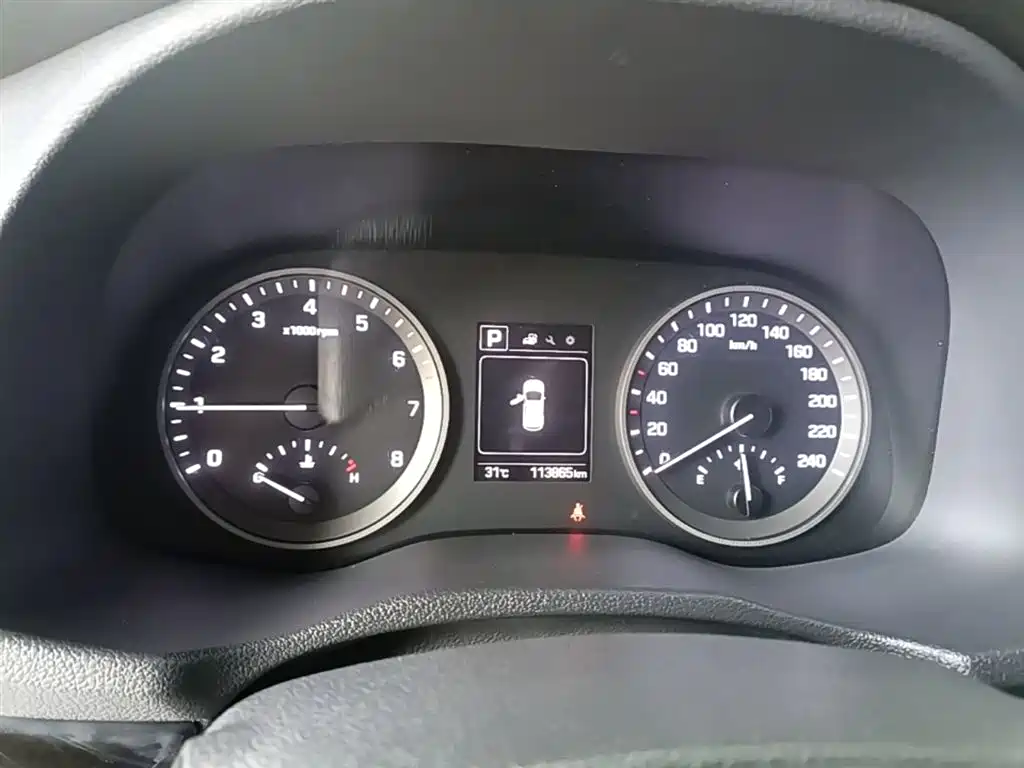 Hyundai Tucson 2015 1.6T Dual Clutch 2WD Leading фото 12