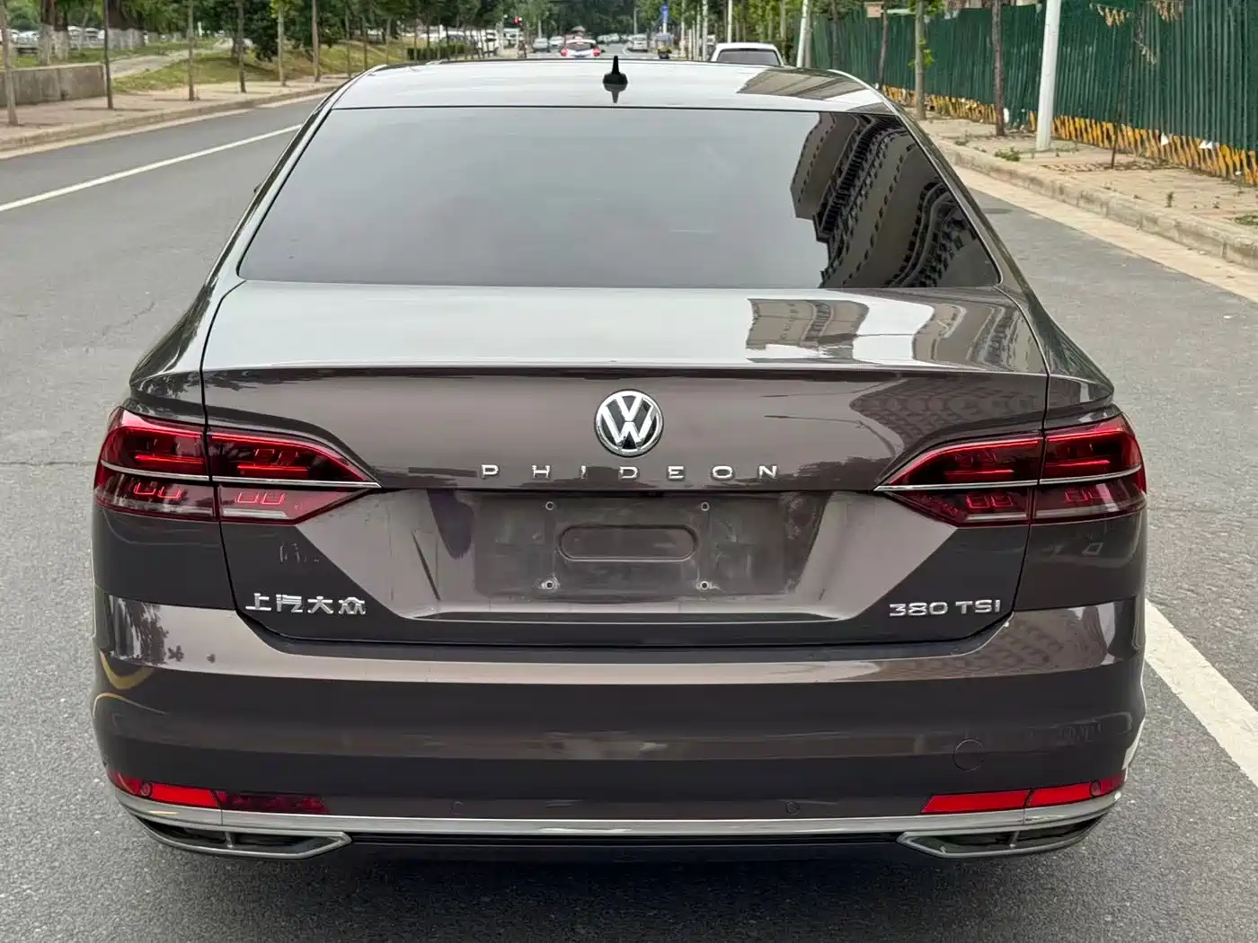 Volkswagen Phideon 2018 Facelift 380TSI FWD Business фото 8