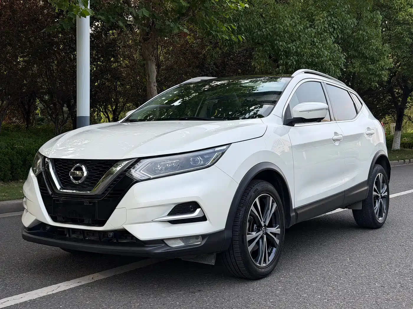 Фото 1 - Nissan Qashqai