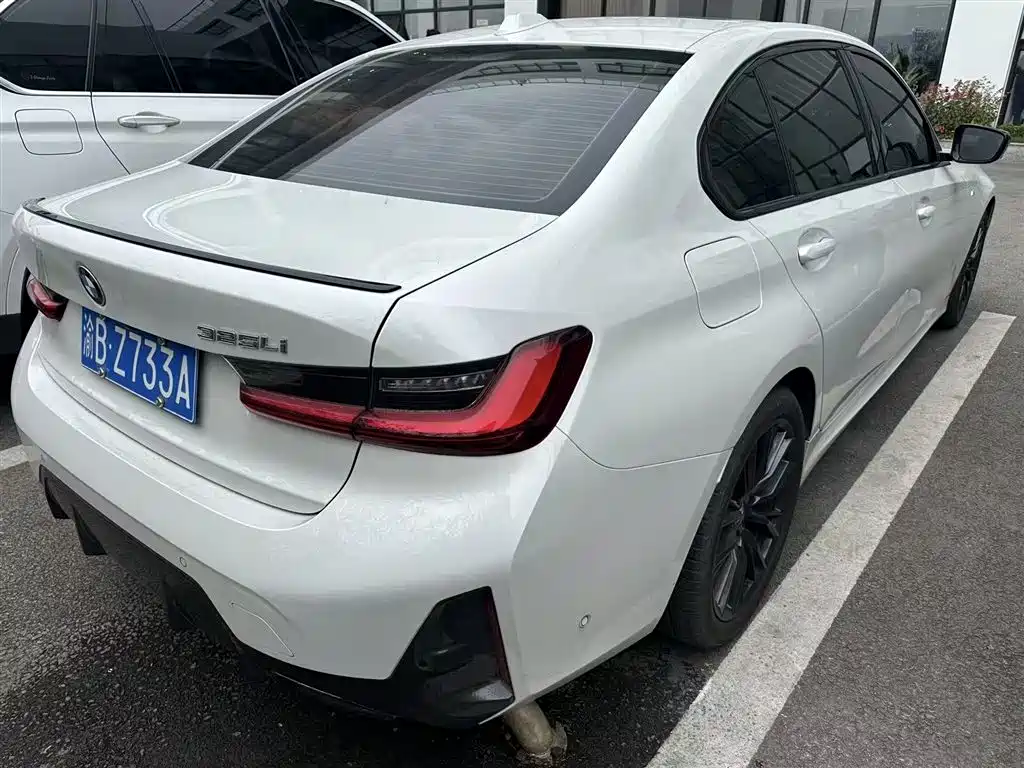 BMW 3 Series 2024 325Li M Sport Shadowline Package фото 2