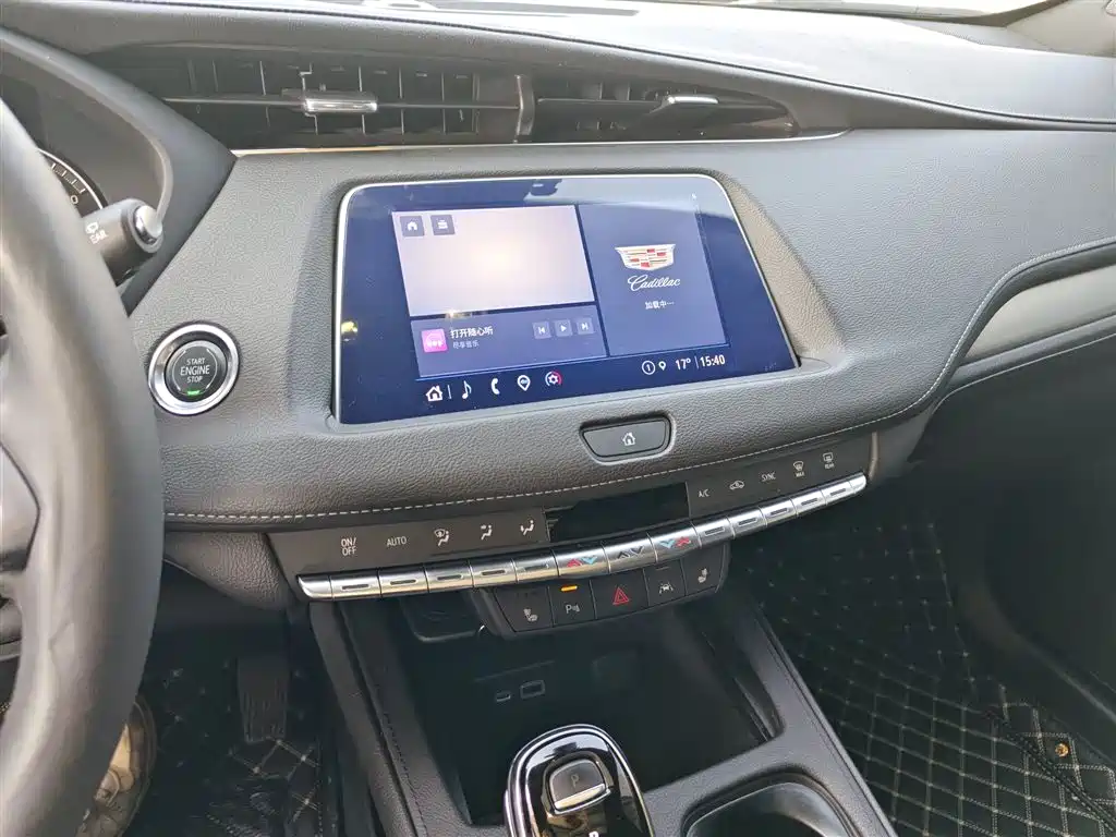 CADILLAC XT4