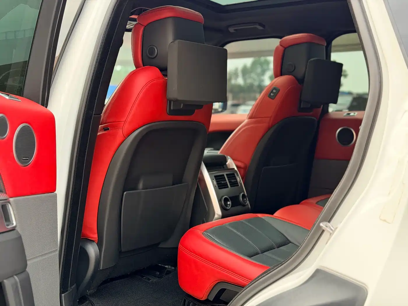 Land Rover Range Rover Sport 2020 3.0 L6 SE фото 4
