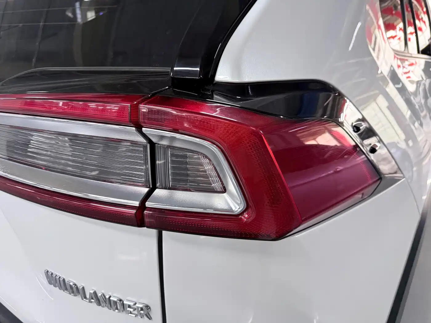 Toyota Wildlander 2023 2.0L CVT FWD Luxury PLUS фото 20