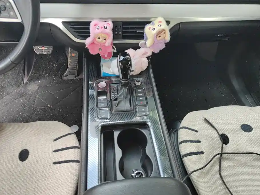 BYD Tang 2018 2018 2.0T Automatic Smart Connection Honor Edition 7-Seater China V
