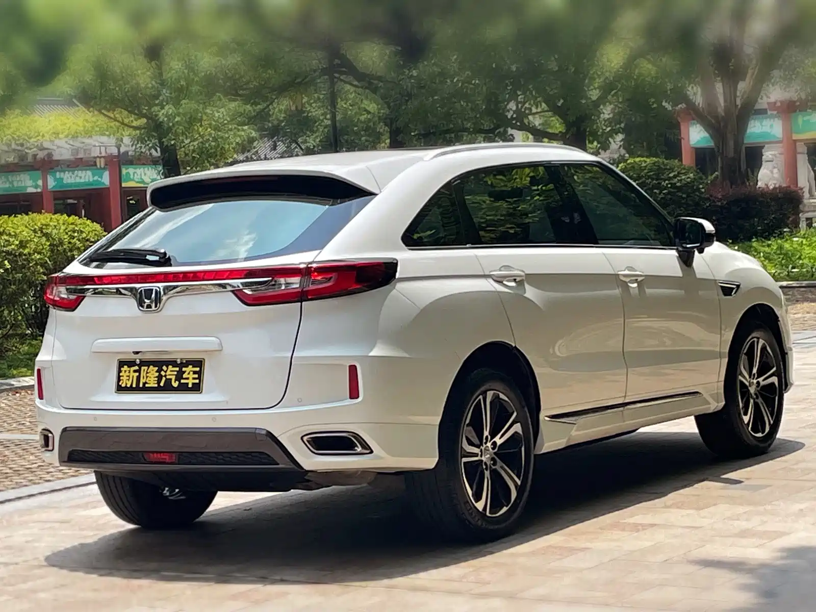 Фото 4 - Honda UR-V