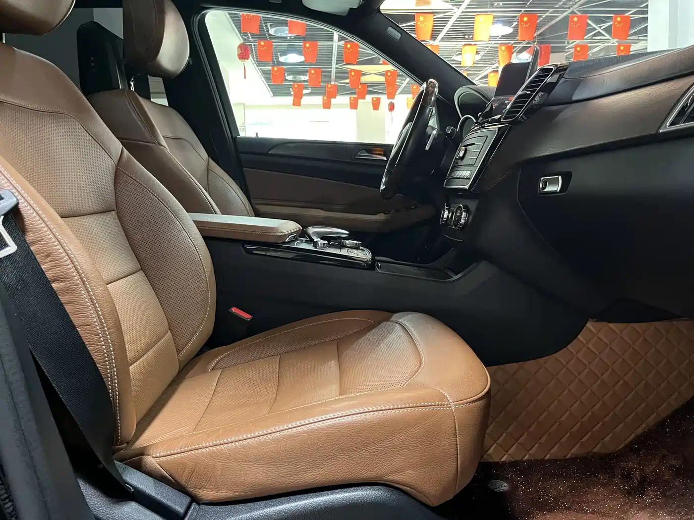 Mercedes-Benz GLS 2017 GLS 400 4MATIC Luxury фото 13