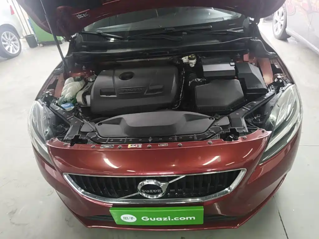 Фото 20 - Volvo V40