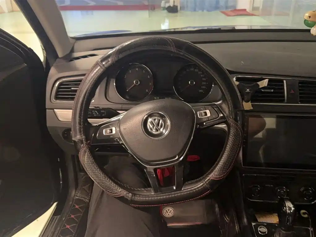 Volkswagen Lavida 2017 230TSI DSG Comfort Edition фото 5