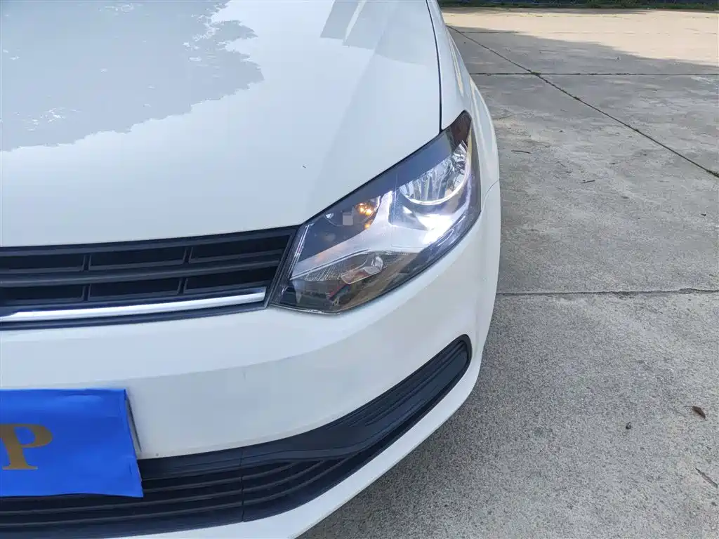 Volkswagen Polo 2016 1.4L Manual Trend фото 18