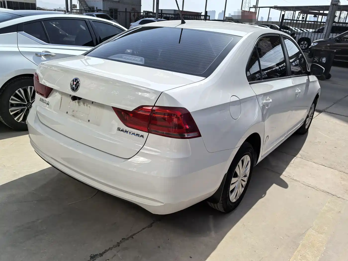 VOLKSWAGEN SANTANA