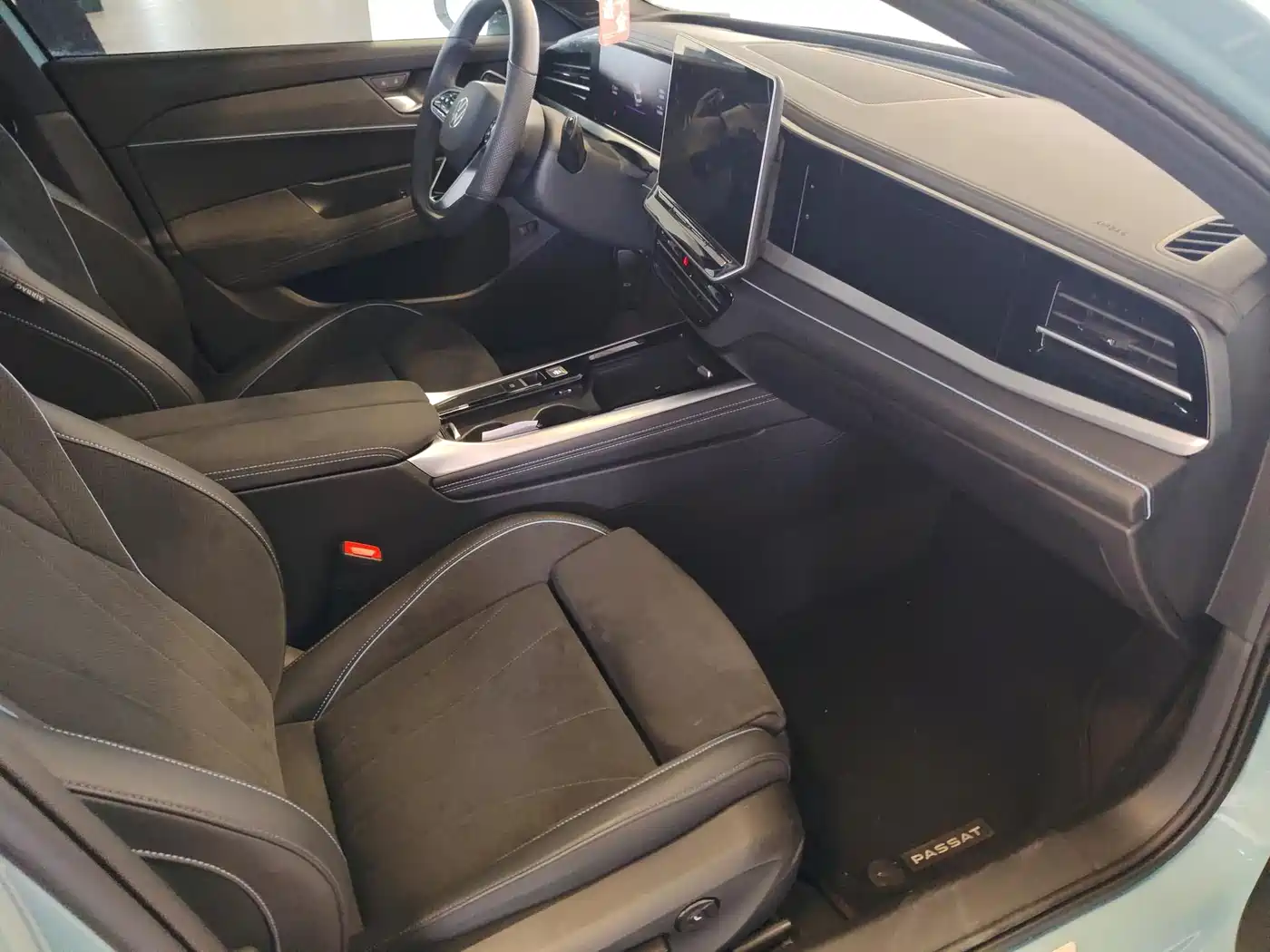 Volkswagen Passat 2025 Model Pro 380TSI Starlight Dragon Premium Edition фото 32