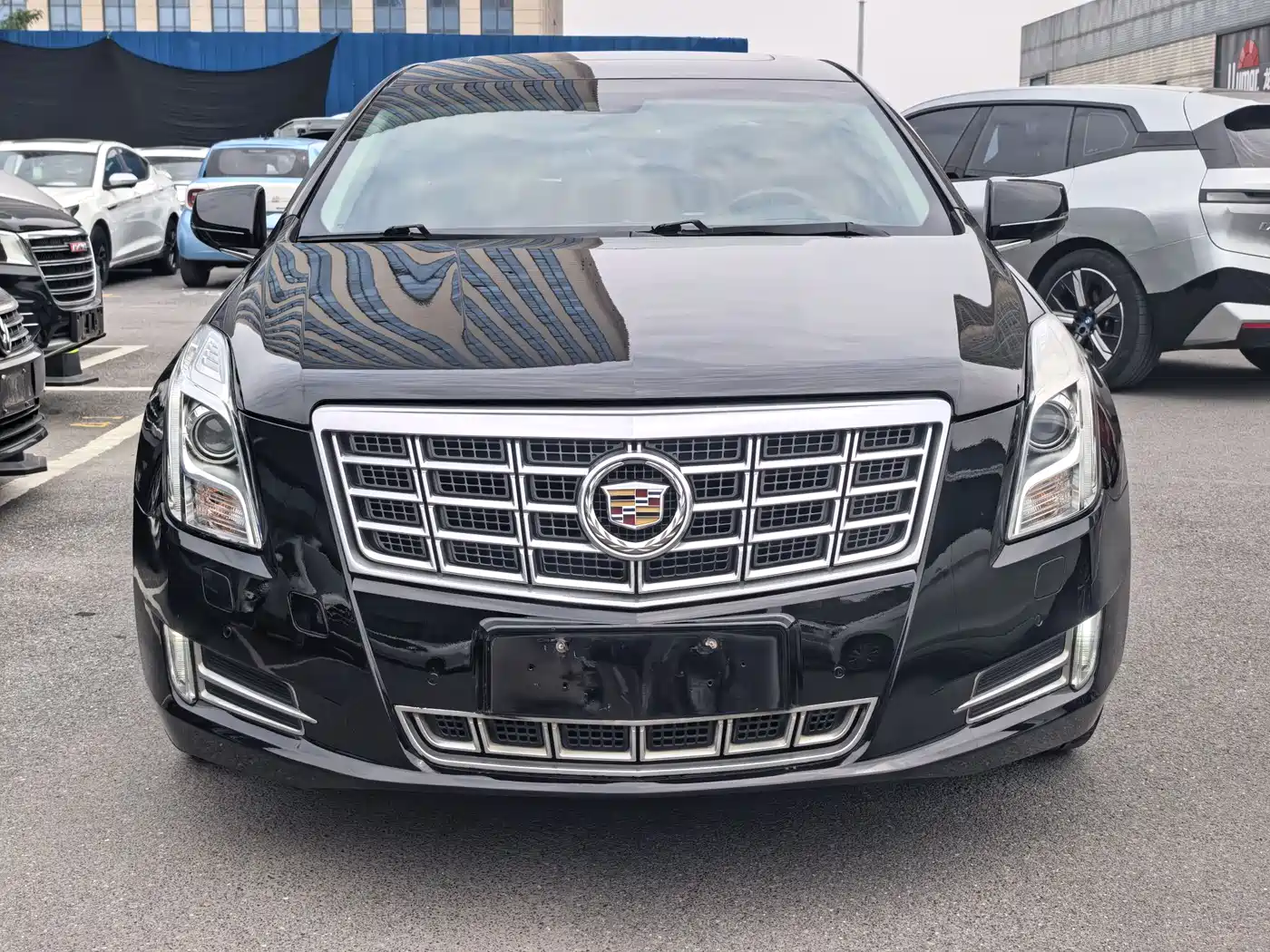Cadillac XTS 2013 28T Leading Edition