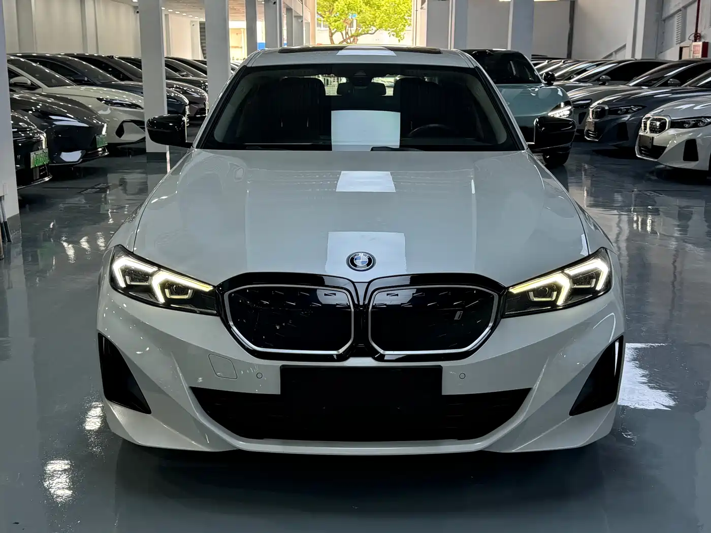 BMW i3 2023 eDrive 40 L Shadowline Package фото 2