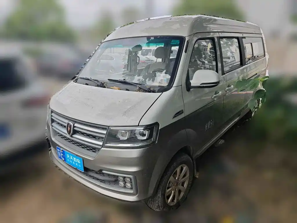 Jinbei New Hiace S 2021 1.5L Fortune Central Air-conditioned Passenger Vehicle China VI SWC15M