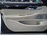 Фото 10 - BMW 7 Series